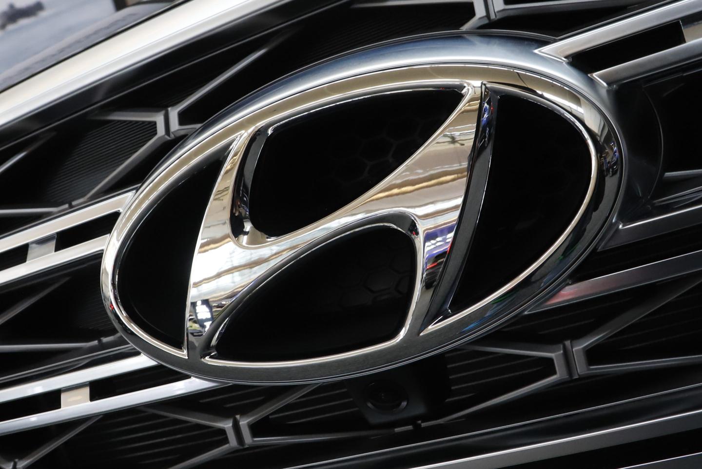 The front grill of a 2020 Hyundai Palisade