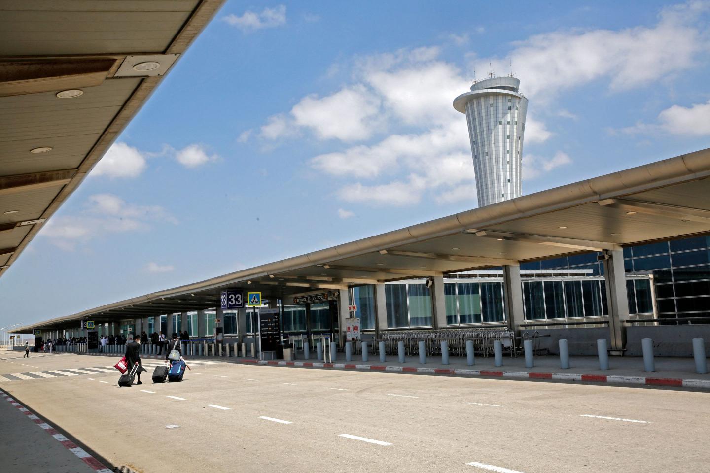 Airline exodus leaves Israelis and their companies isolated