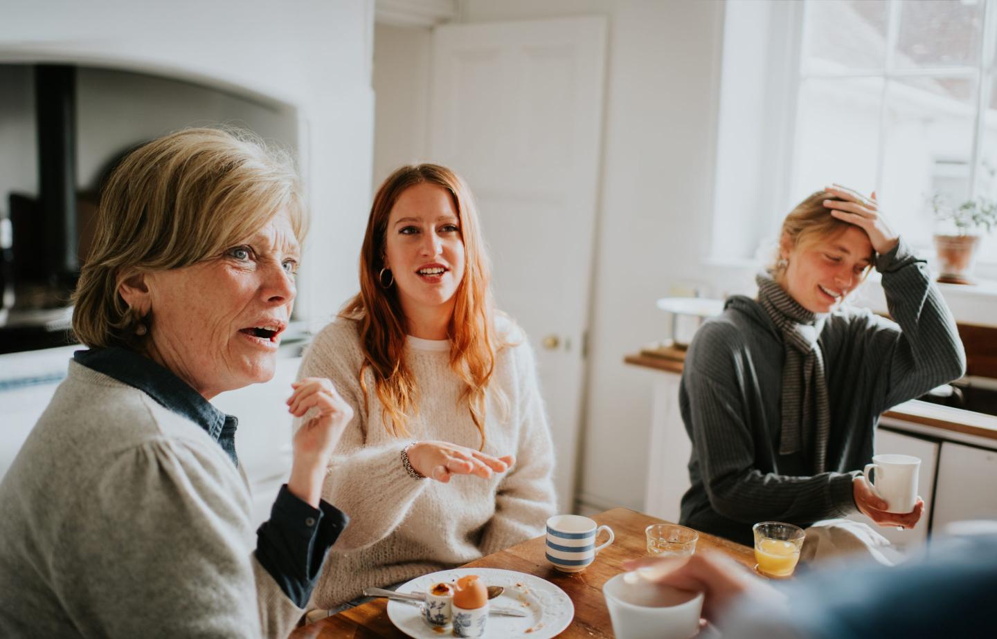 A ‘money talk’ be the best gift to give your family this holiday season, experts say