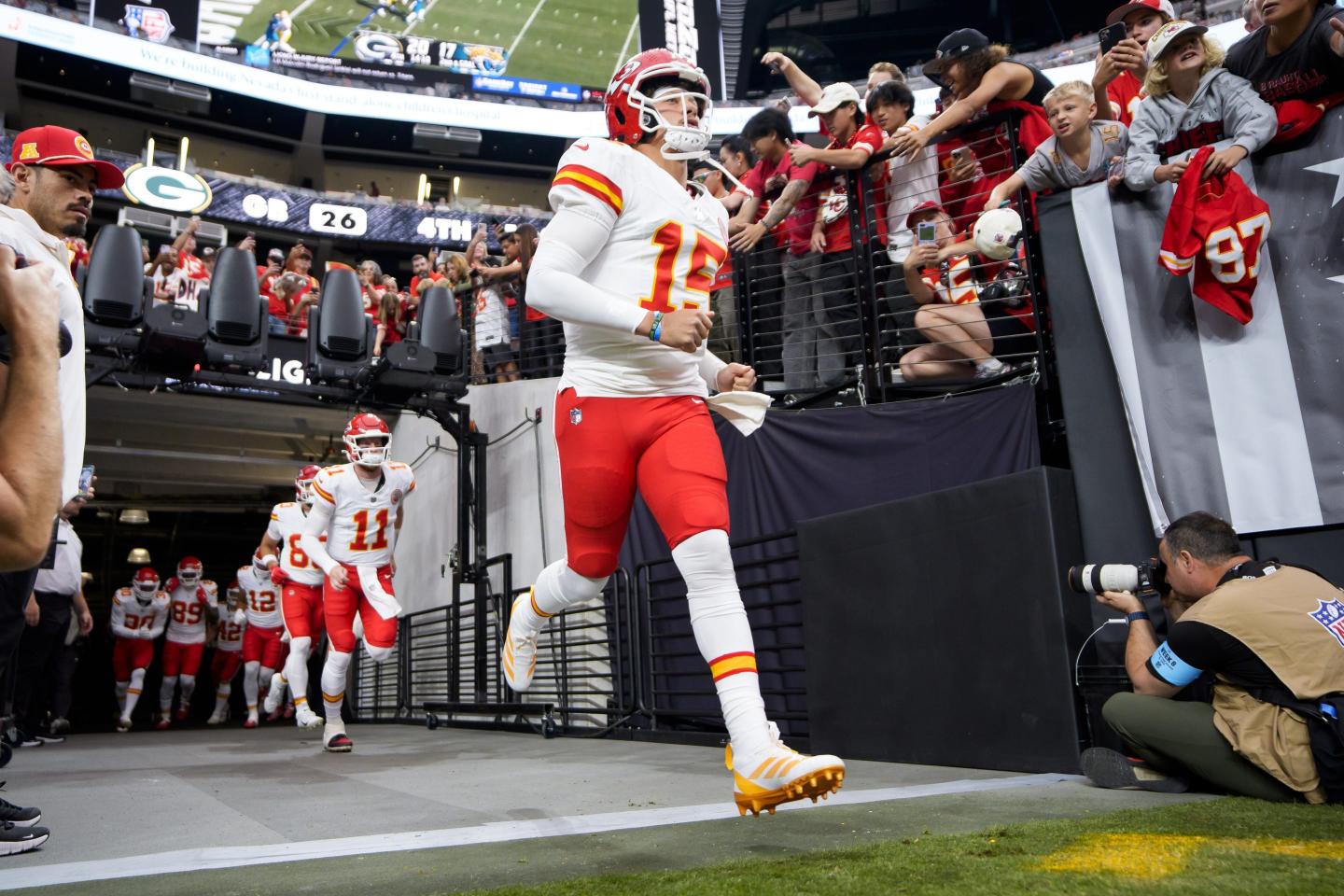 How to watch the Week Nine of the 2024-2025 NFL season live online for free—and without cable