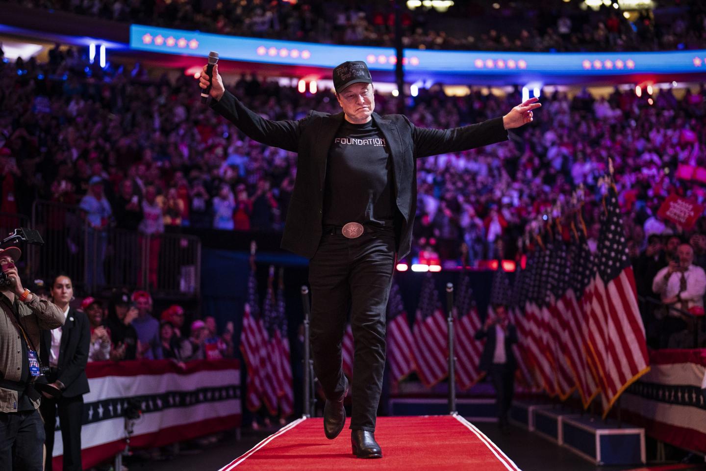 Elon Musk at a campaign rally