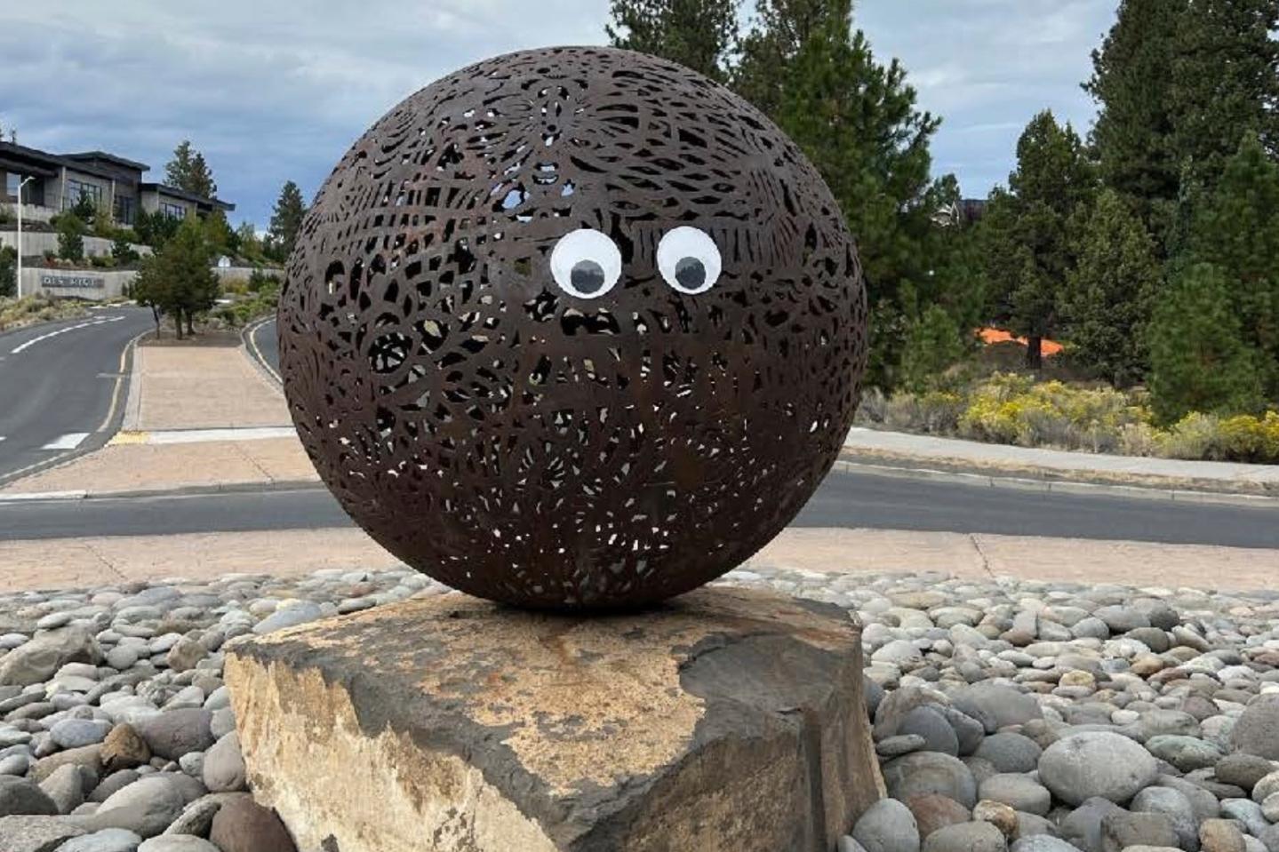 Googly eye sculpture