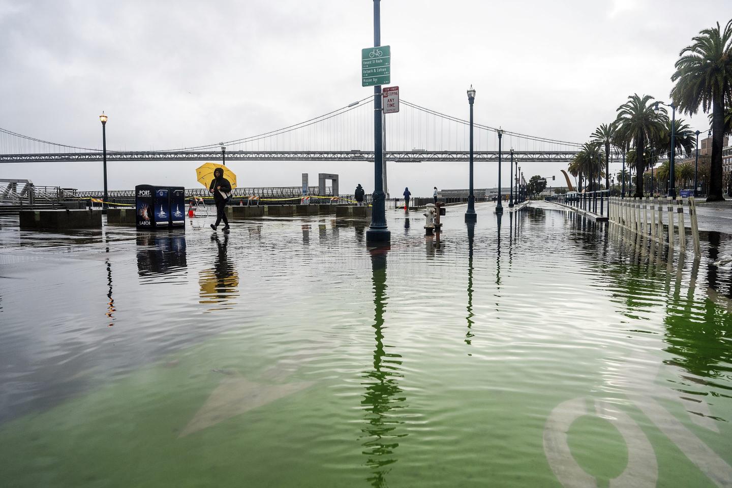 Storms pound U.S., bringing first-ever tornado warning to San Francisco