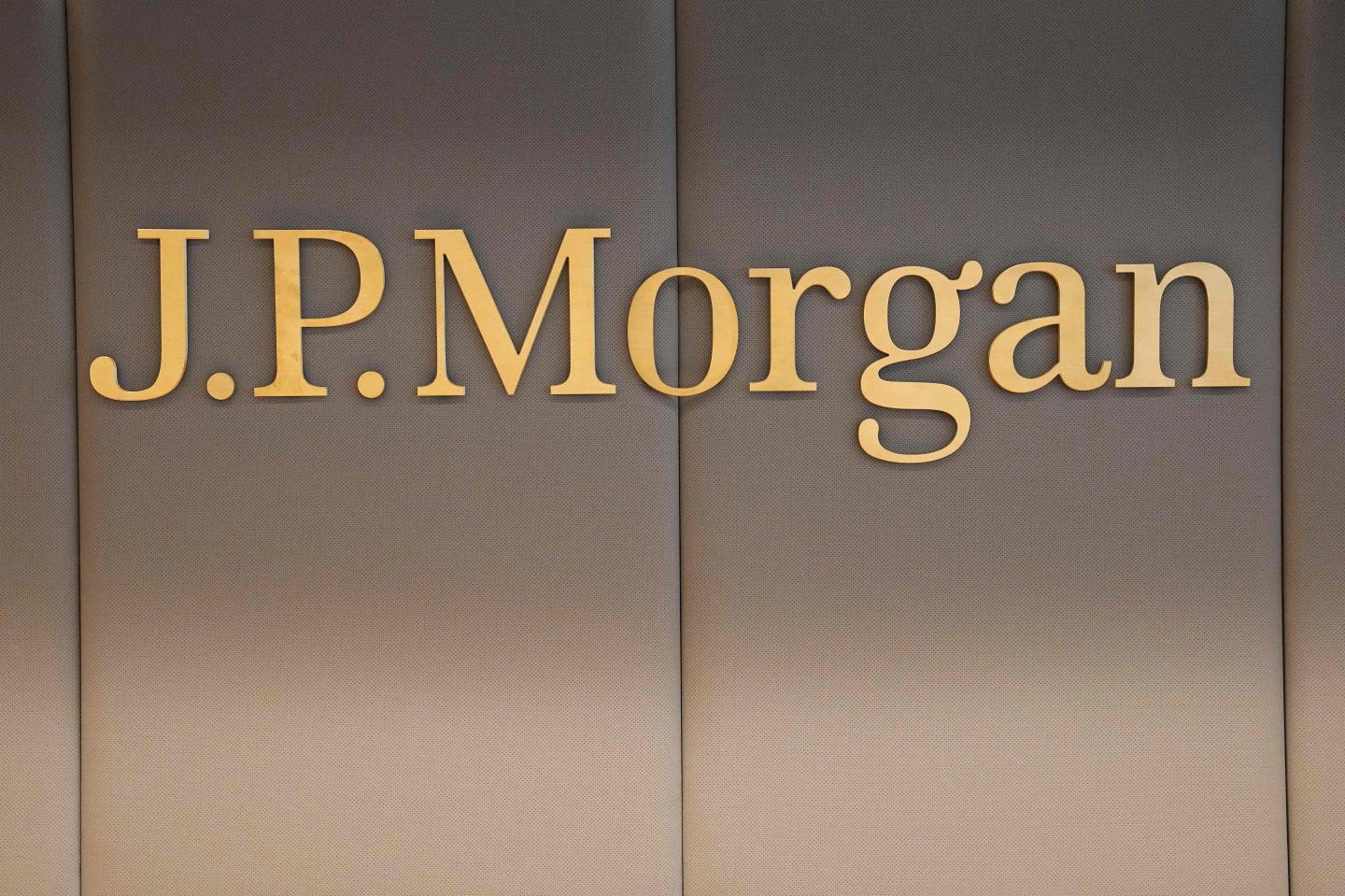 Top JP Morgan exec Marianne Lake warns new credit and debit card fee rules will hurt consumers