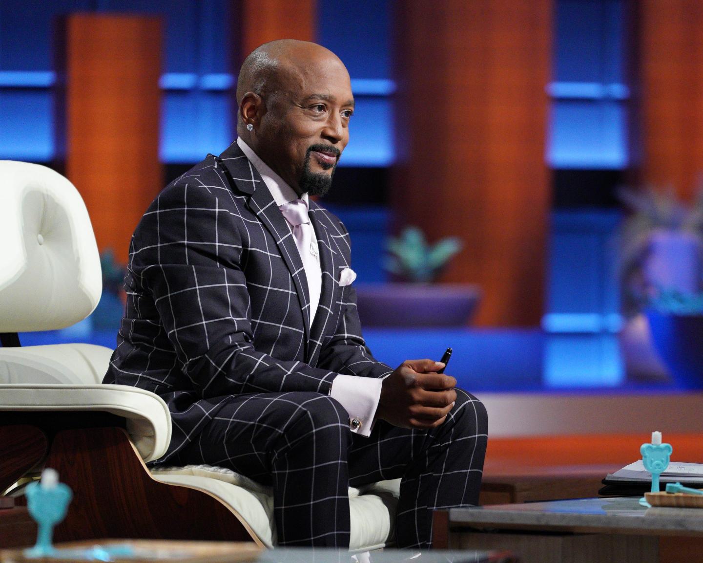 Shark Tank judge Daymond John reveals a 3-step approach to building wealth that anyone can follow