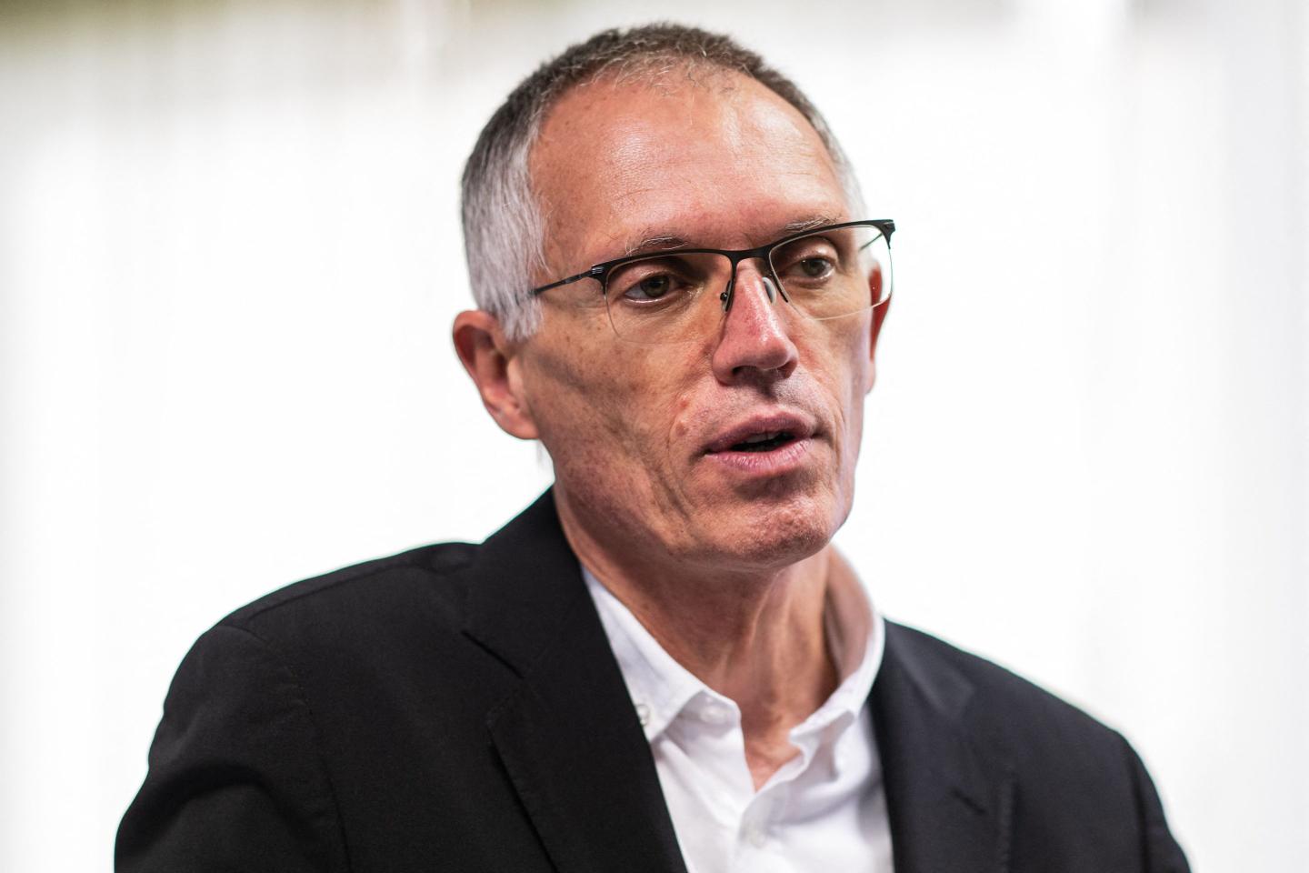 Stellantis CEO Tavares quits early after strategy dispute
