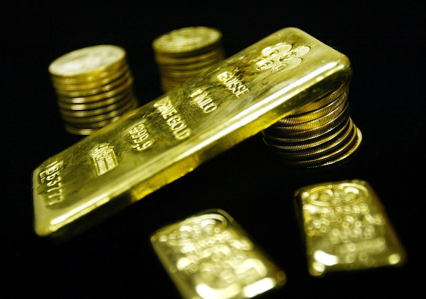 China resumed gold purchases last month after prices soared