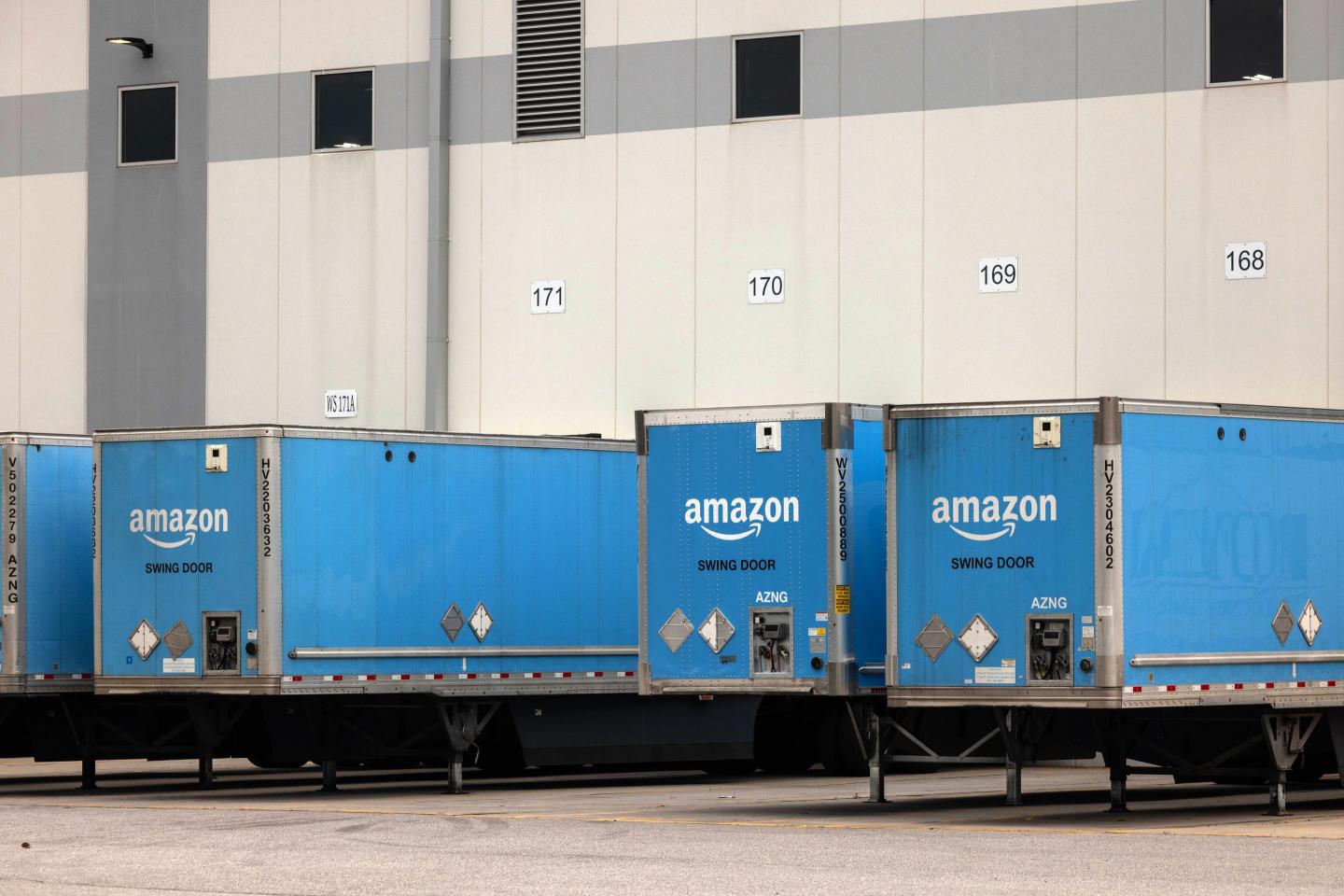 Amazon NYC warehouse targeted by Teamsters as strike expands