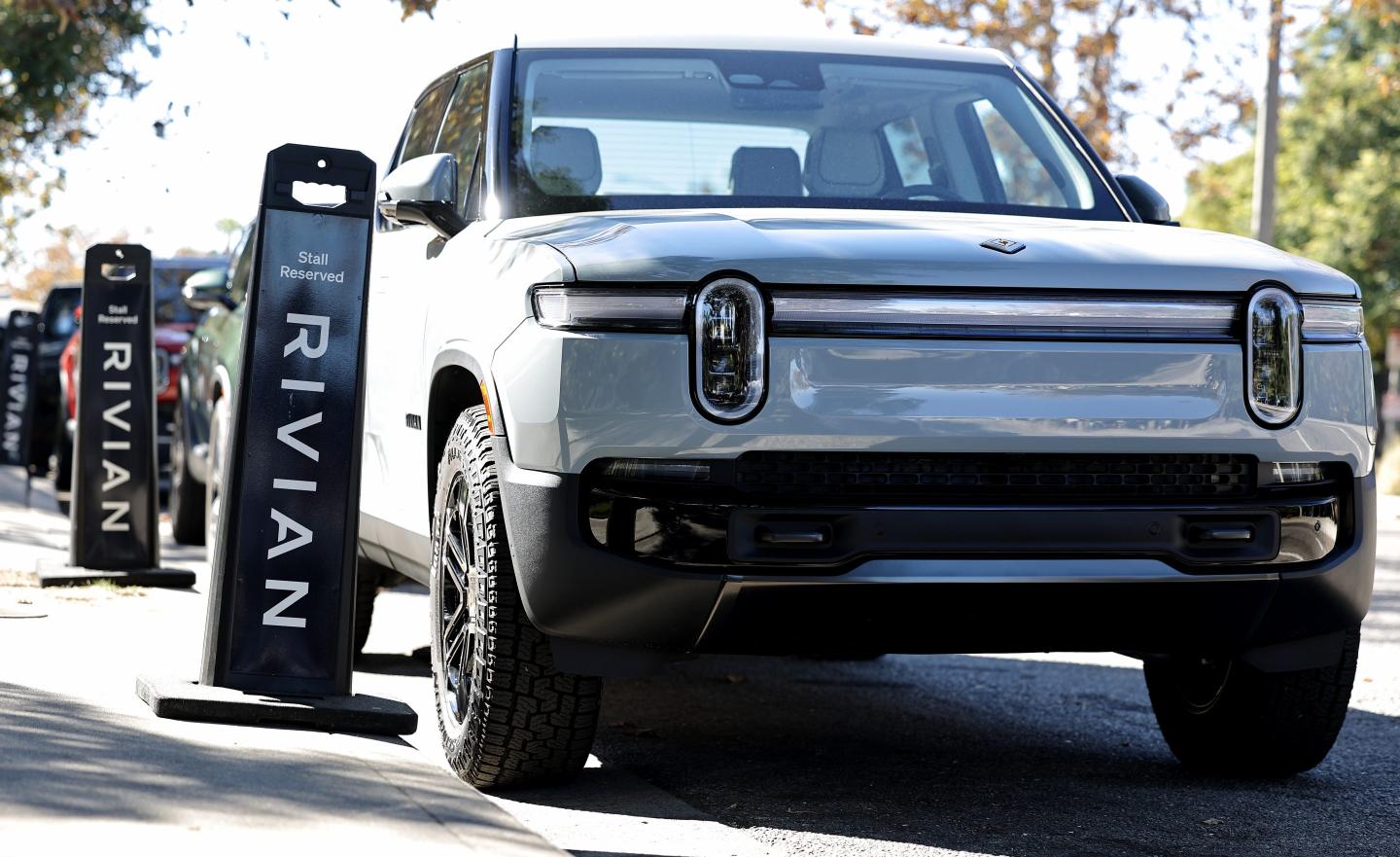 German giant Volkswagen bets on upstart Rivian to save its flailing EV software strategy