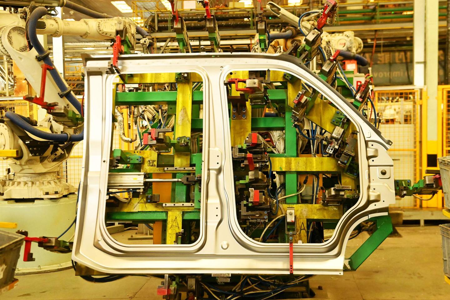 China private factory gauge grows again in sign of stabilization