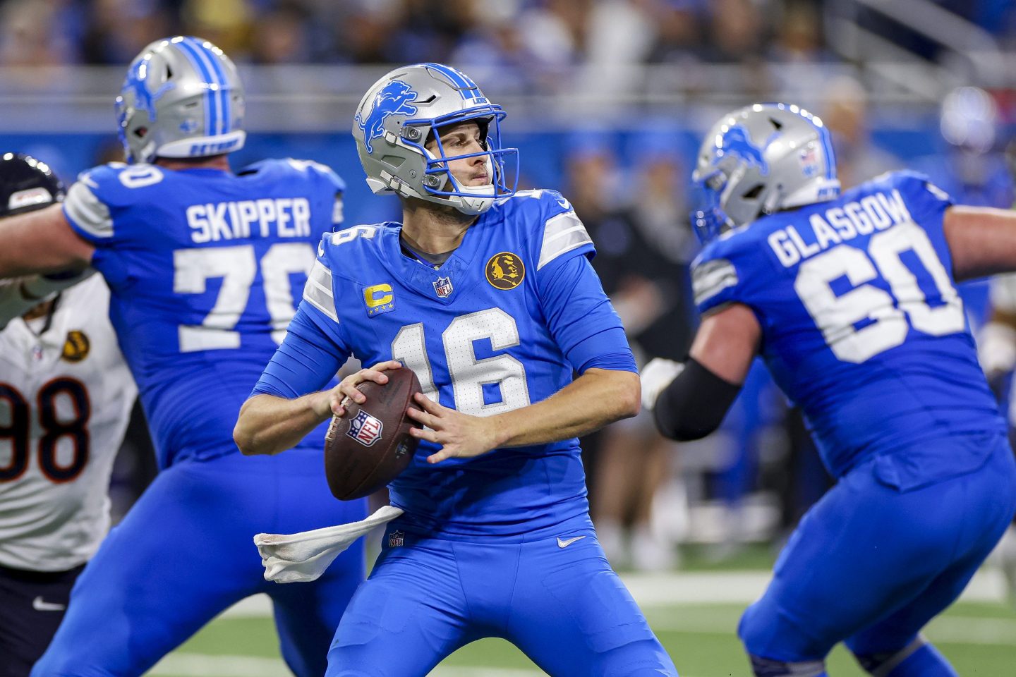 The Detroit Lions face the Green Bay Packers tonight.