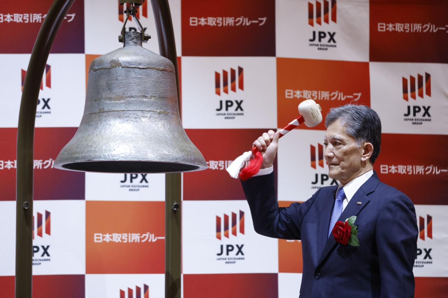 Kioxia—once Toshiba’s chip unit—rallies after a Tokyo debut that valued the Bain-owned chipmaker at over $5 billion