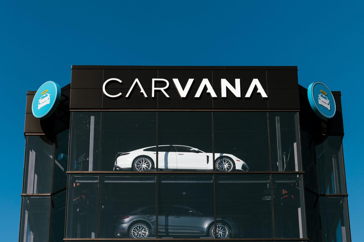 A Carvana vending machine in Uniondale, New York
