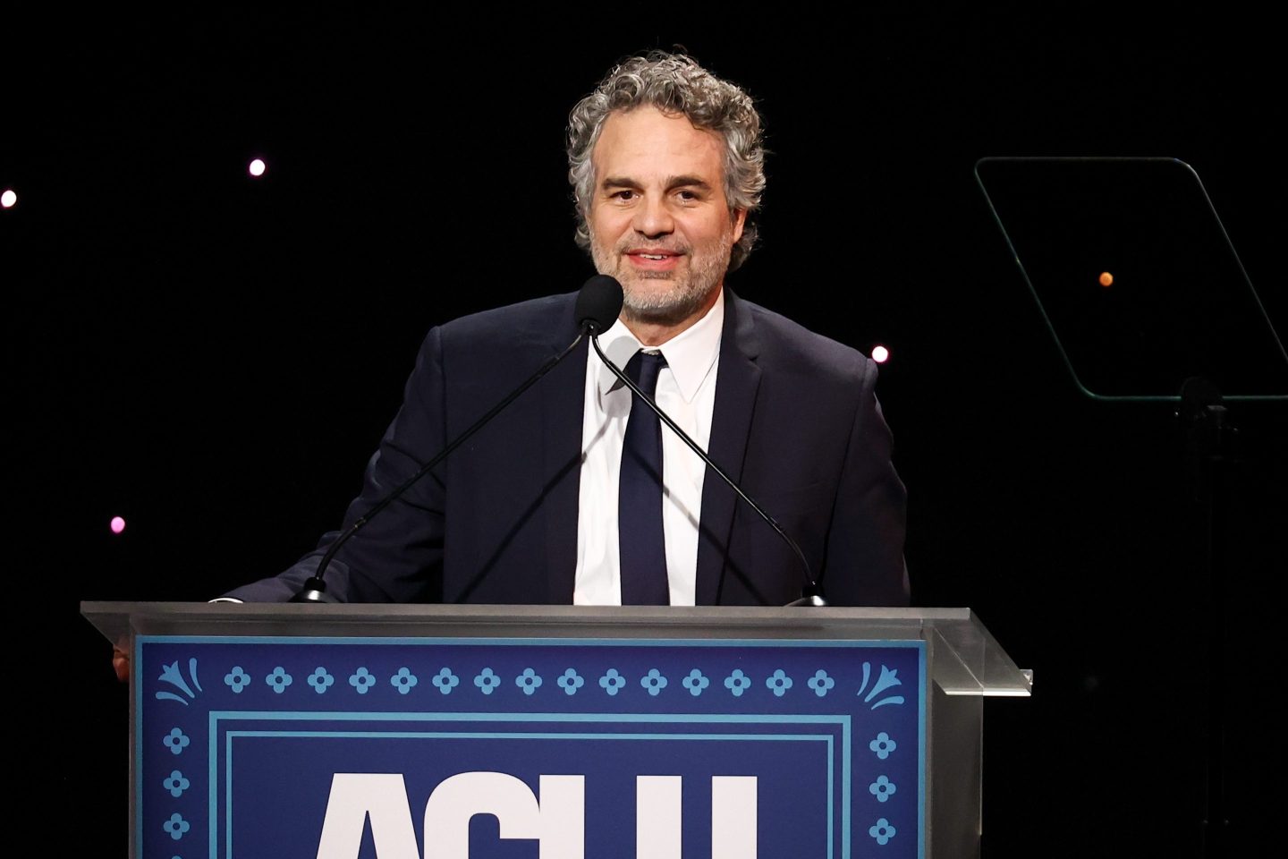 Mark Ruffalo at the ACLU SoCal Bill Of Rights Dinner at The Beverly Hilton on November 10, 2024 in Beverly Hills, California.