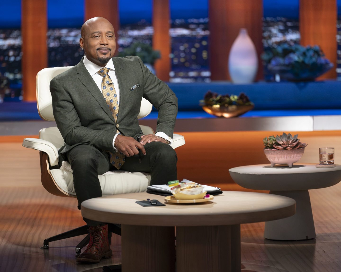 Shark Tank judge Daymond John sees loud quitting as a great response to a toxic enviorment.