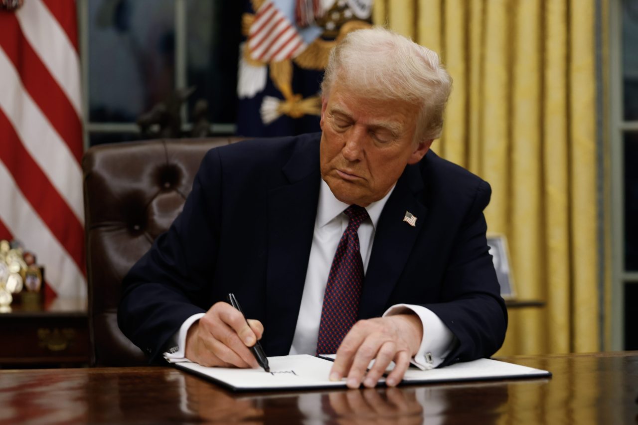 President Trump signs highly-anticipated executive order on crypto ...