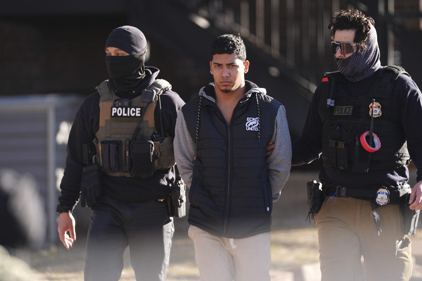 U.S. border czar blames media leaks for hindering major immigration raids in Colorado suburb