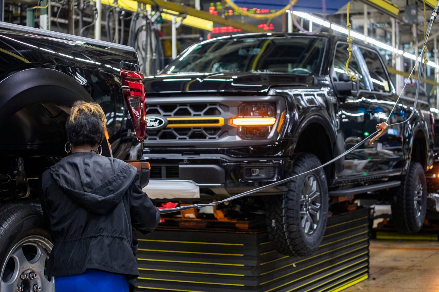 Ford disputes analyst claim its F-150 is no longer America’s best-selling vehicle