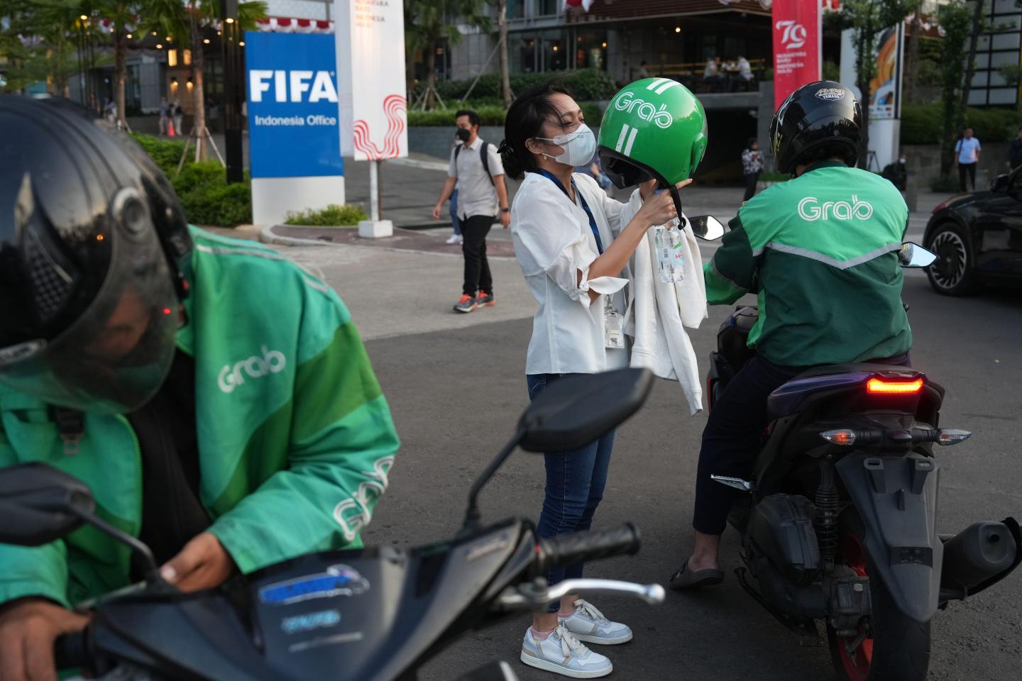 Grab points to potential of ‘under-tapped’ Southeast Asia market—but a disappointing forecast sends shares plunging over 10%