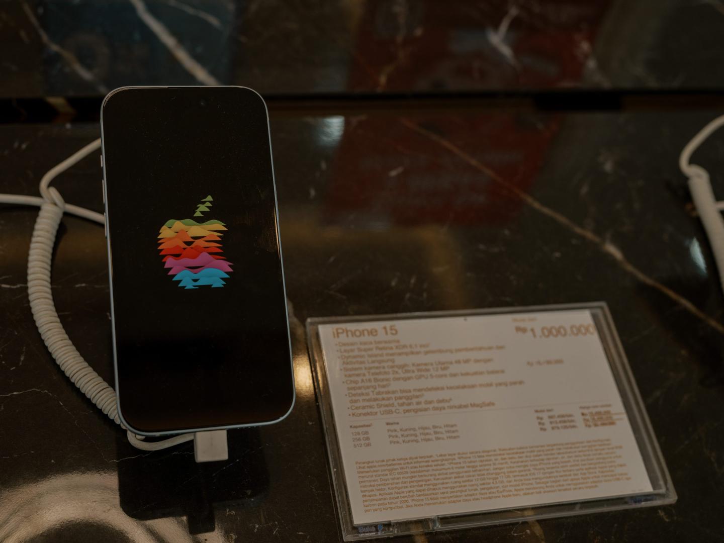 Apple tries to end Indonesia’s iPhone ban with a deal for two new plants and a ‘first of its kind’ chip research center