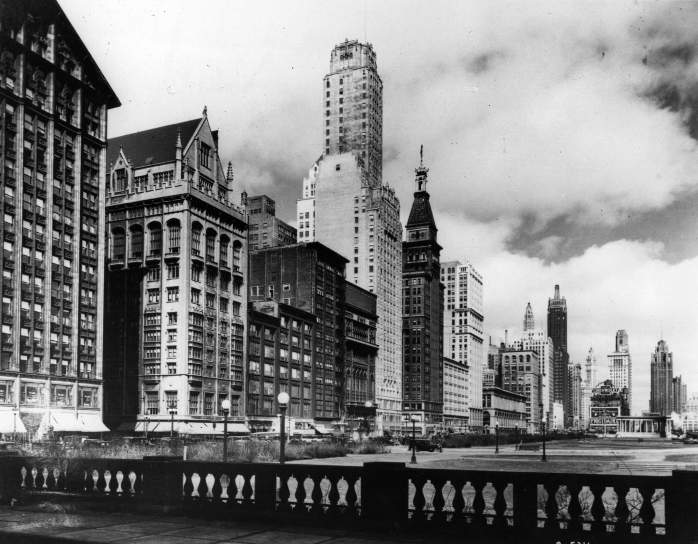 A budget for a $25,000 income in Chicago