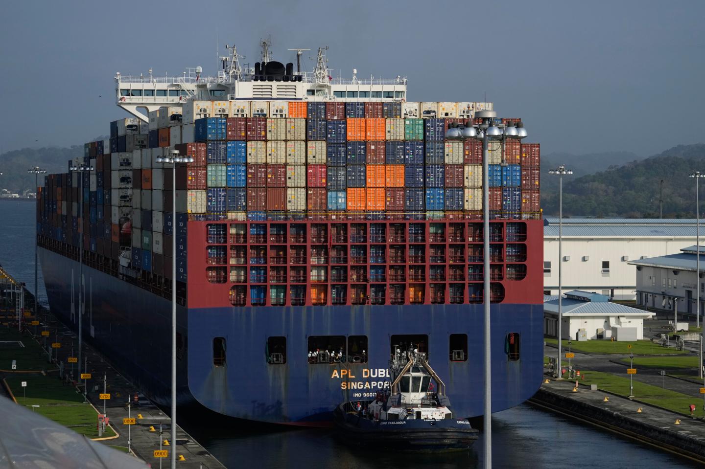 BlackRock strikes $23 billion deal to bring ports on both sides of Panama Canal under American control