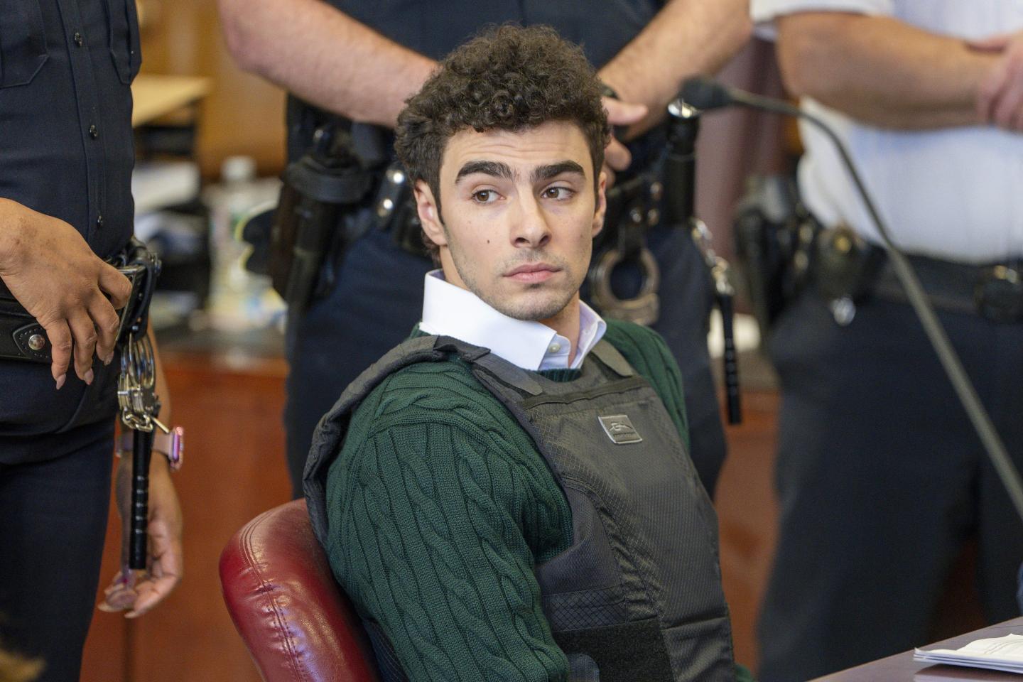 Accused UnitedHealthcare CEO killer Luigi Mangione wants a laptop to prepare for trial
