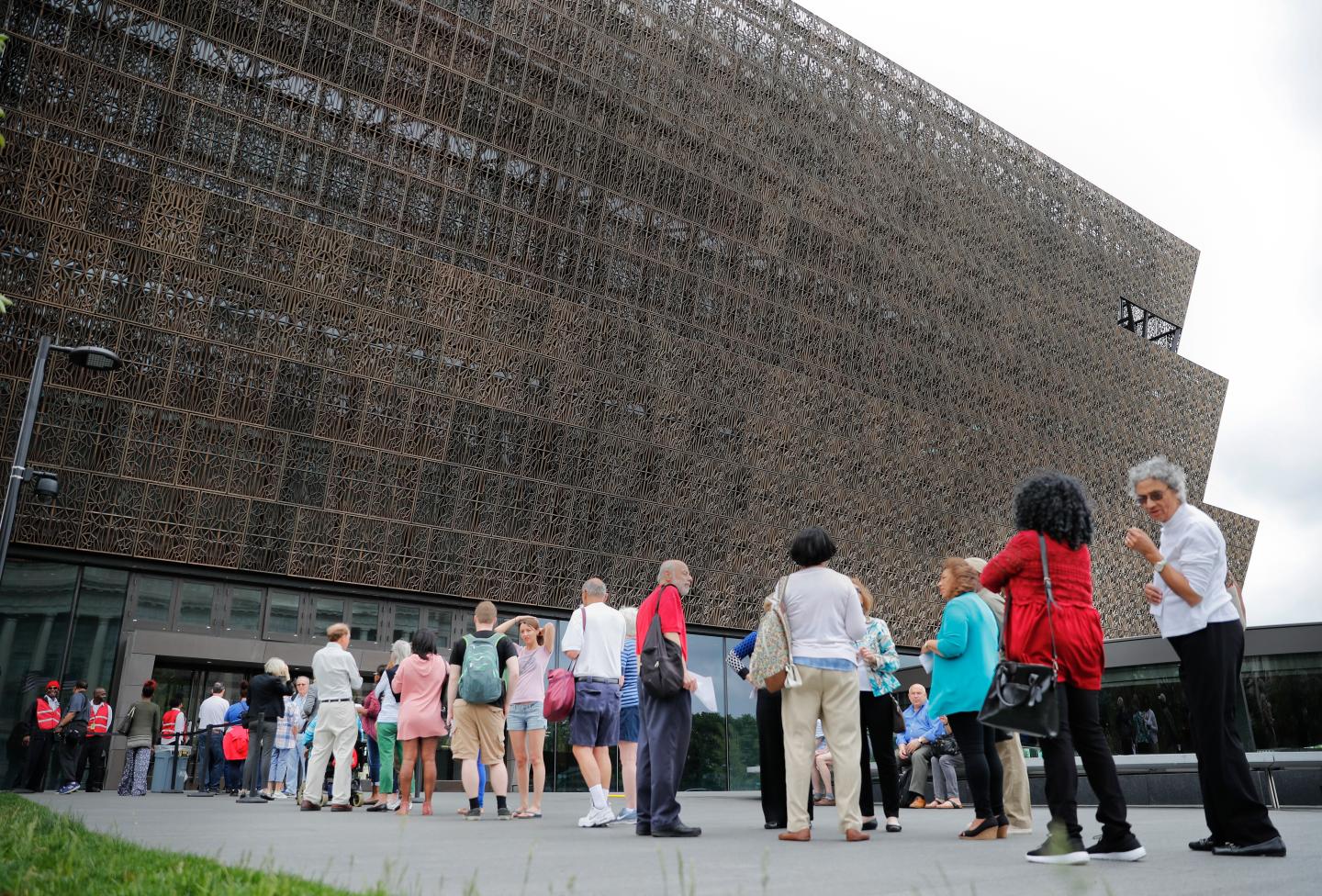 Trump’s latest DEI target: The Smithsonian and its $1 billion annual budget