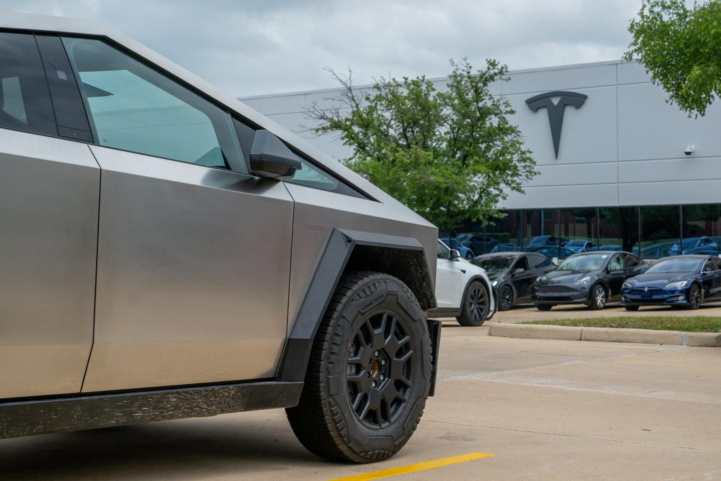 Elon Musk’s Tesla hopes to win back customers by offering free charging if you buy a $100,000 Cybertruck