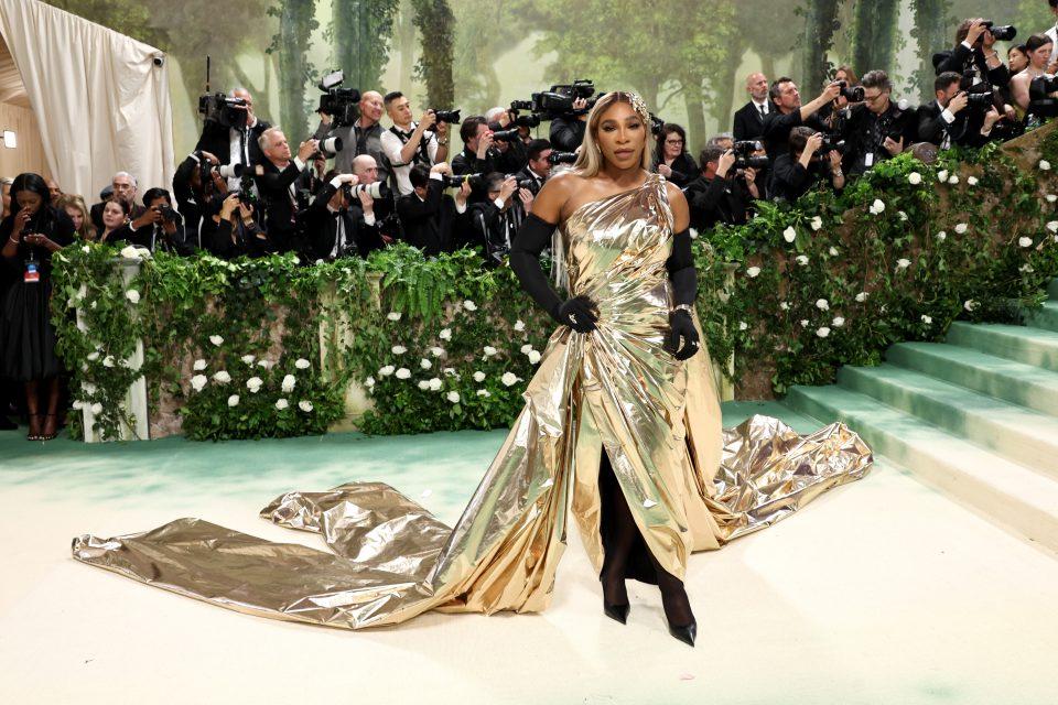 Serena Williams posing