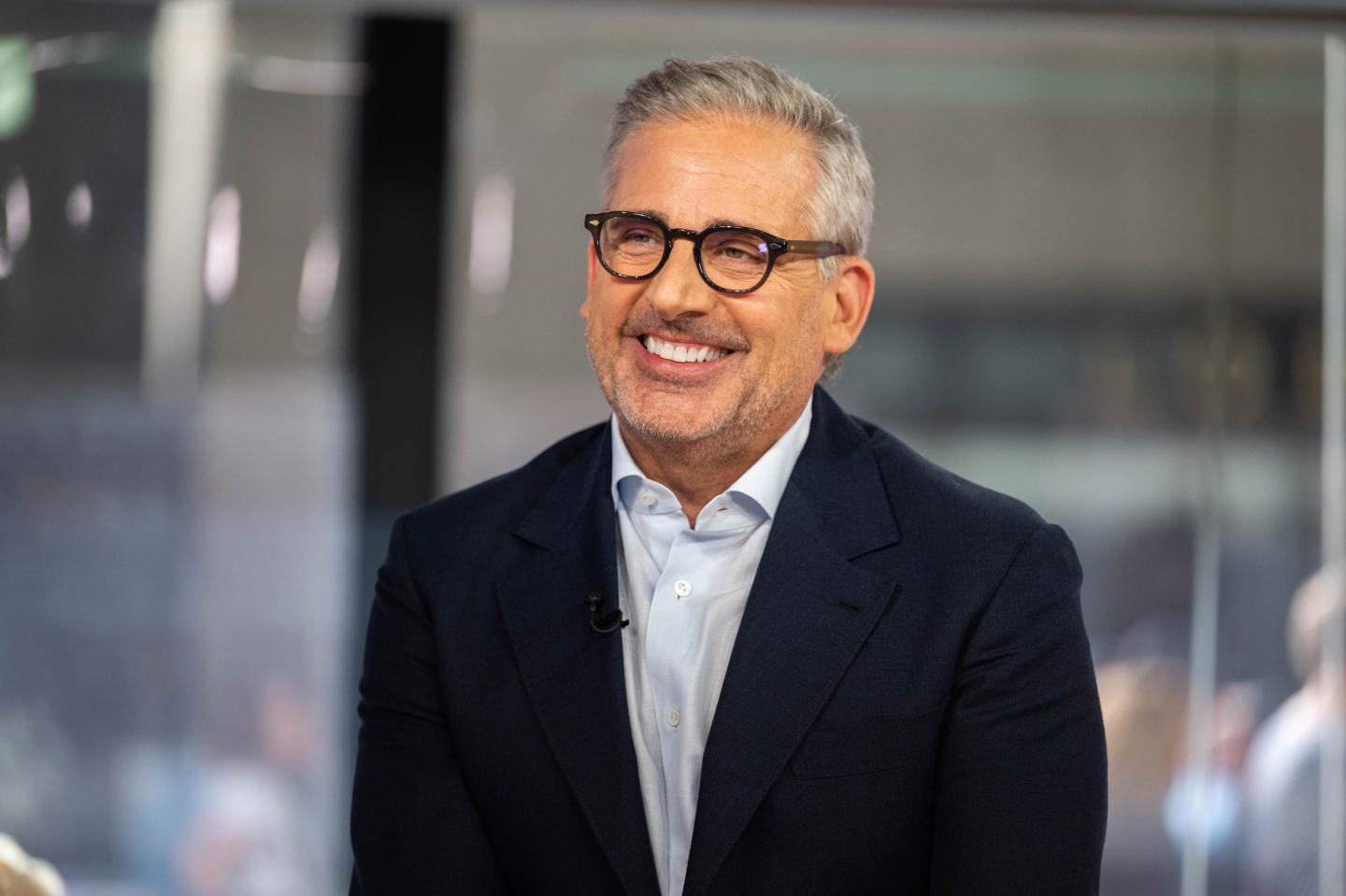 Steve Carell surprises 800 South California high school students with $175,000 to pay for prom tickets after devastating wildfires