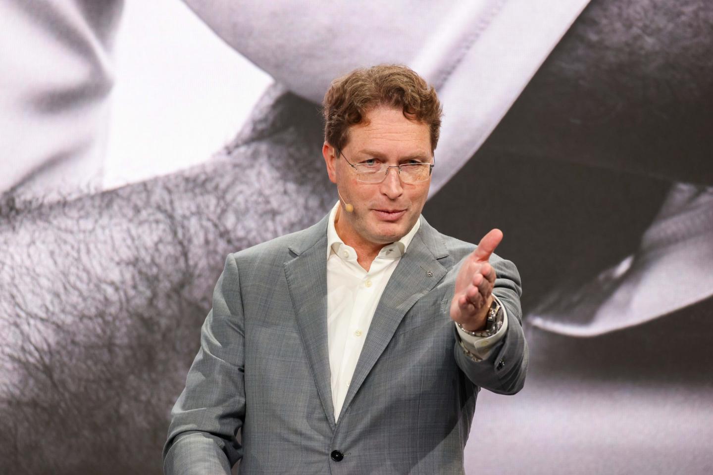 Mercedes-Benz CEO pushes for zero tariffs as Trump embarks on EU auto trade war