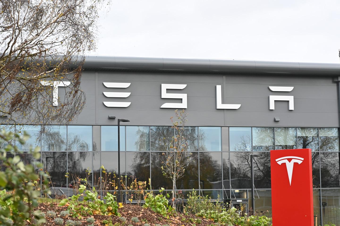 Tesla’s U.K. sales rise with growing EV adoption, despite European backlash over Elon Musk
