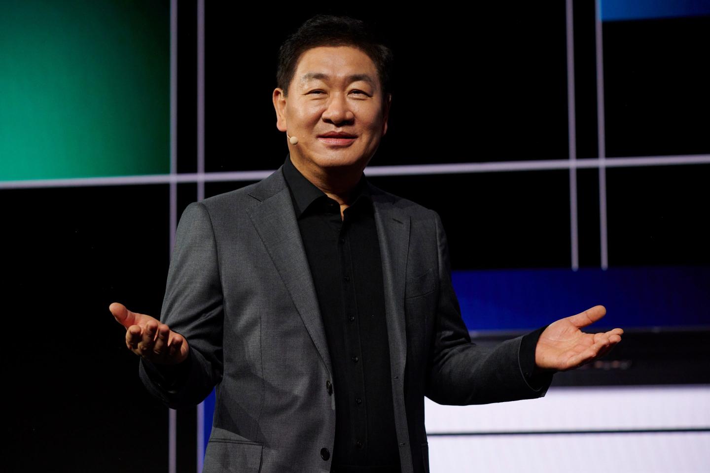 Samsung Electronics co-CEO dies of heart attack at 63
