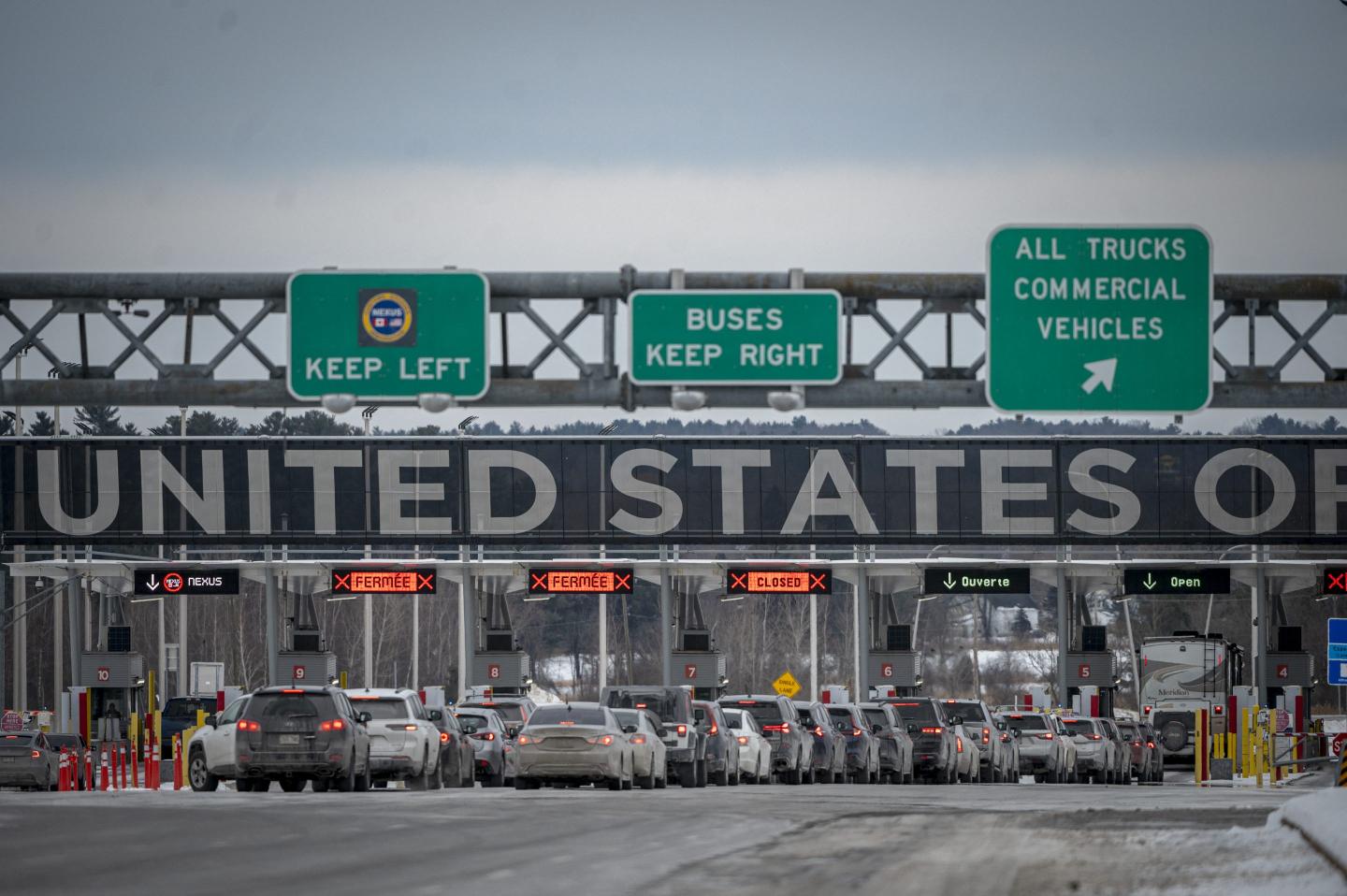 New York shopping trips by Canadians dwindle over Trump’s taunts
