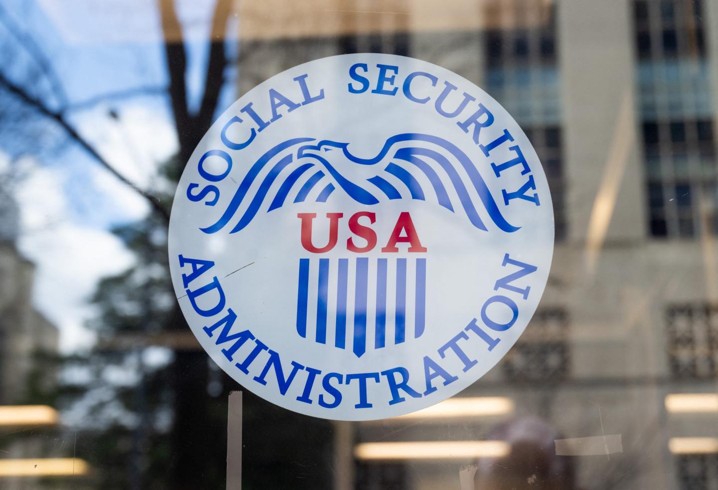 Social Security website crashes as agency pushes users online