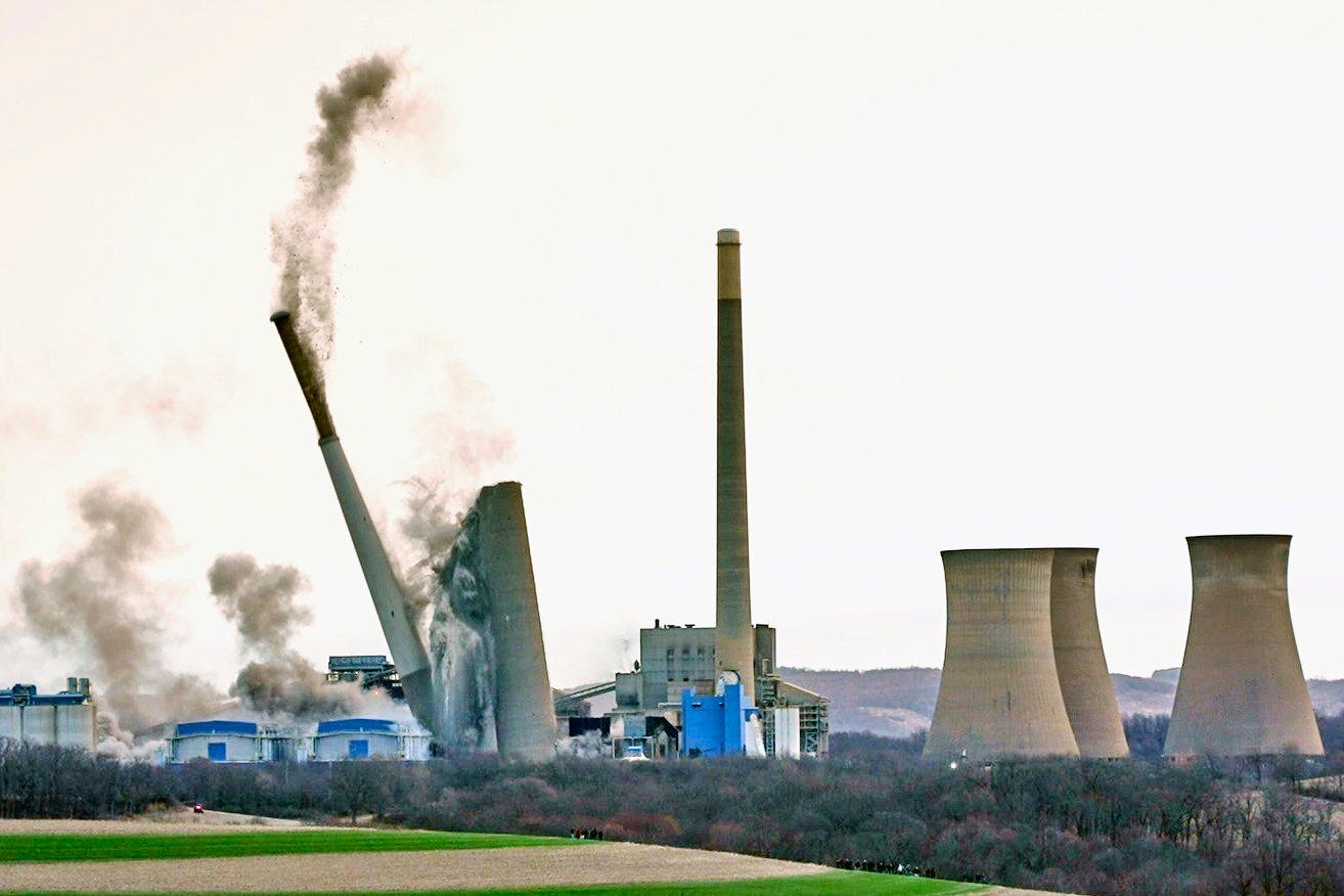 Pennsylvania just demolished its largest coal plant to make way for a $10 billion AI data center