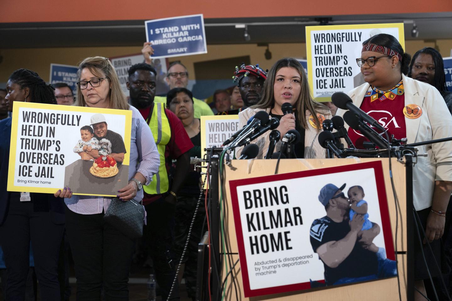 Supreme Court tells Trump administration to work to bring back Maryland man it mistakenly deported to notorious El Salvador prison