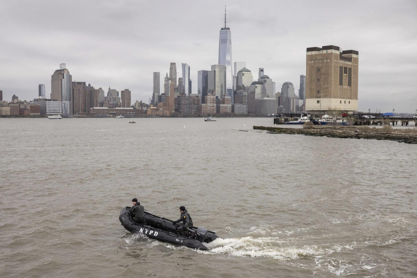 Helicopter sightseeing company whose chopper crash off Manhattan killed 6 is shutting down immediately