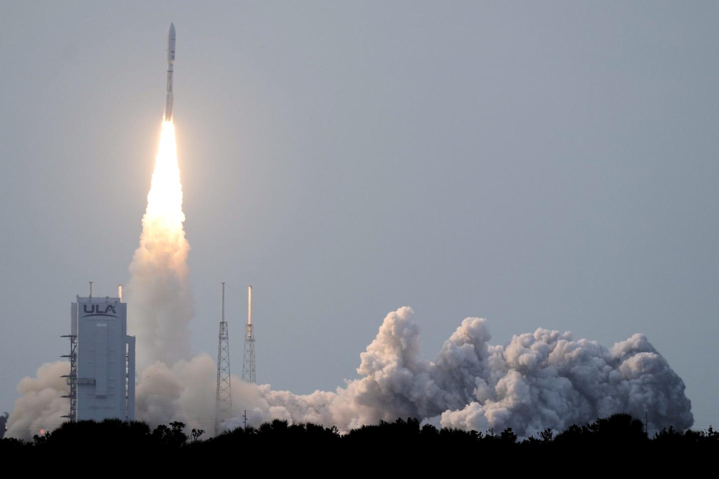 Amazon launches its first batch of 27 internet satellites to take on SpaceX’s Starlink