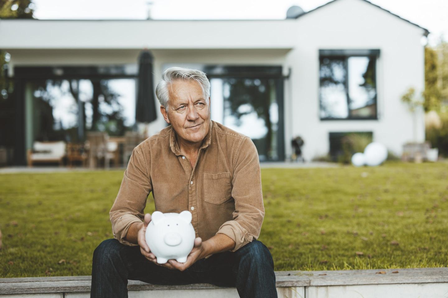 Even the wealthiest Americans are suffering from shorter lifespans than those in Europe. A new study cites 3 major reasons