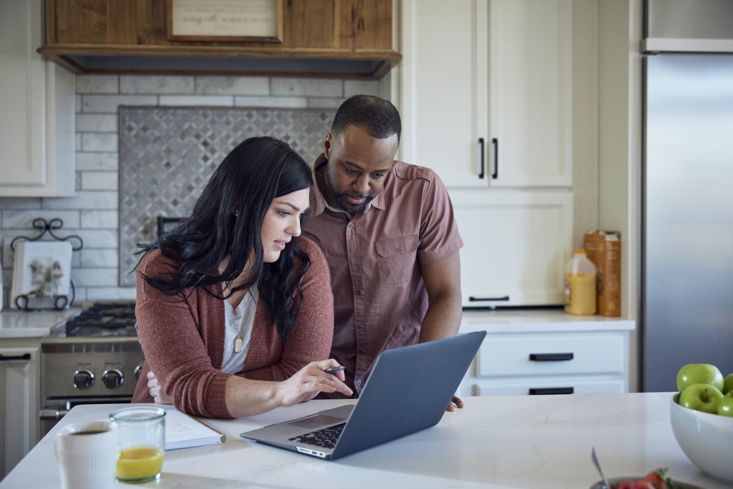 The stock market is crashing: Here’s what financial experts say you should do with your 401(k) now