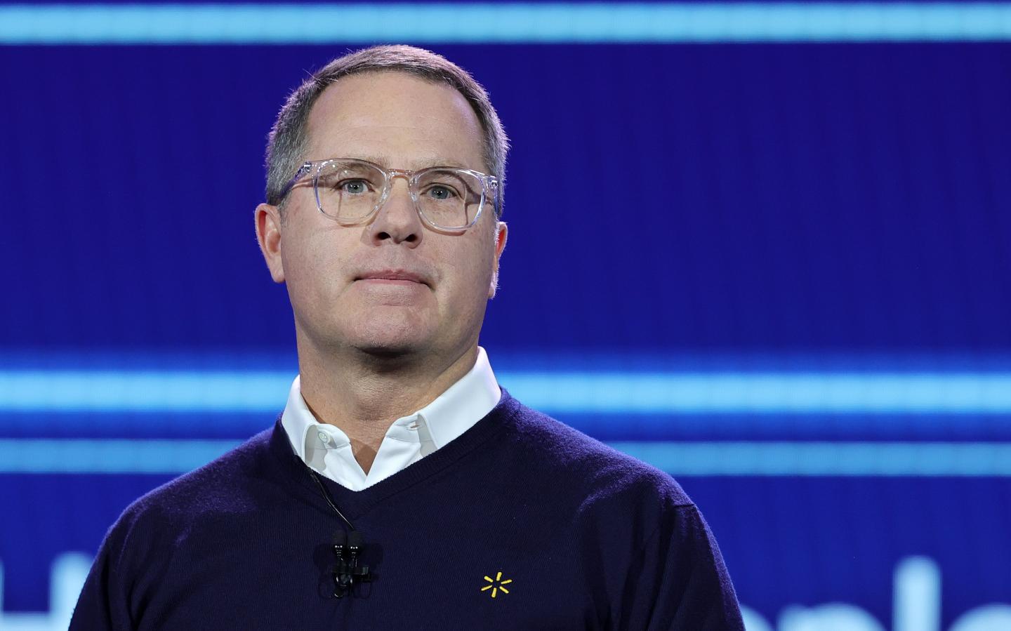 Walmart preps for turbulence, to take hit to keep prices low