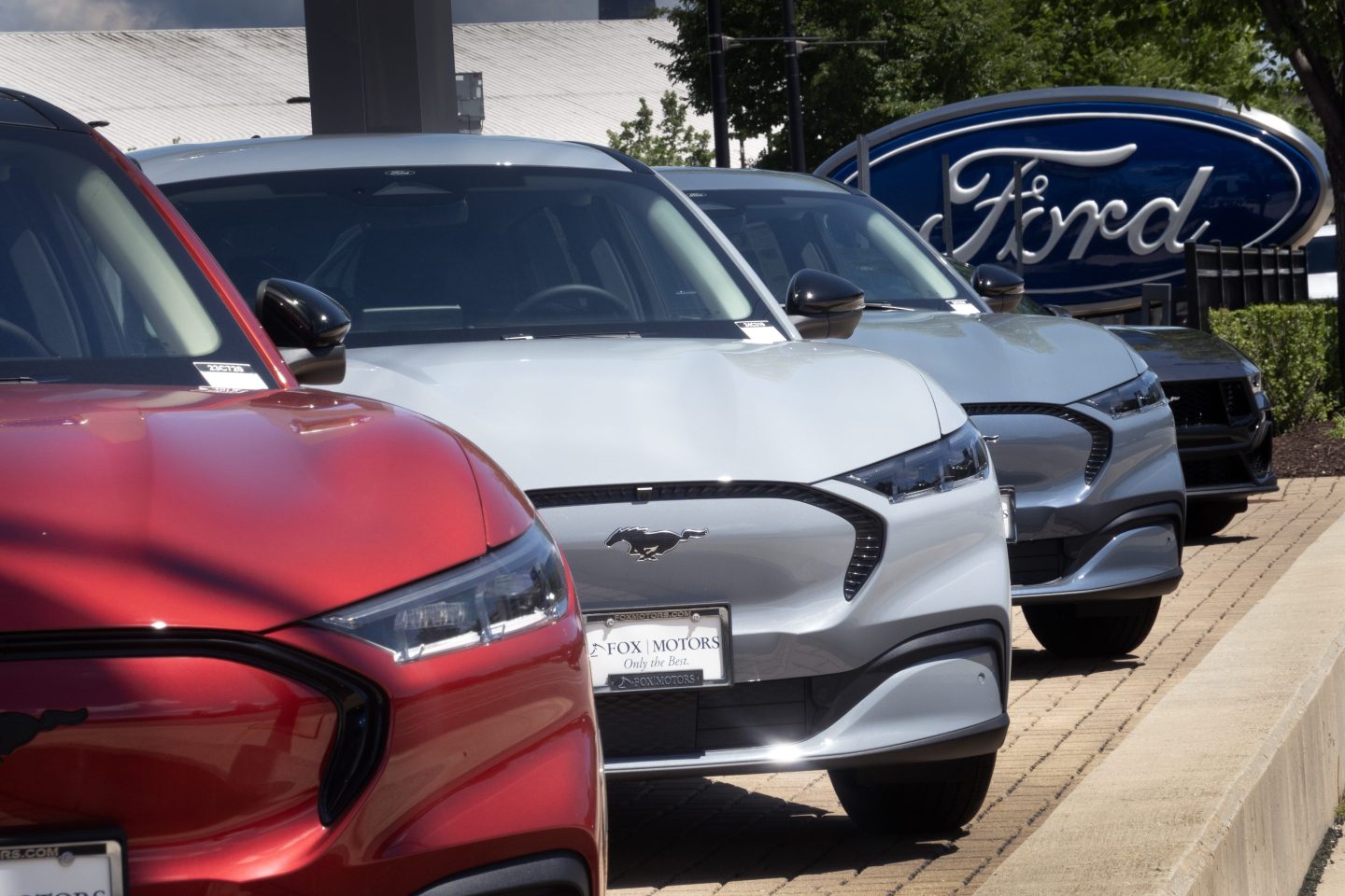 Ford is offering discounts as tariffs go into effect.