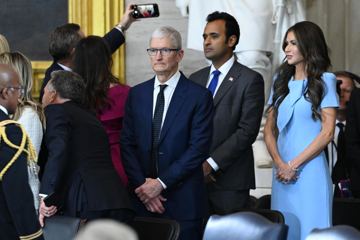 Apple CEO Cook urged by Senator Warren to disclose Trump tariff talks