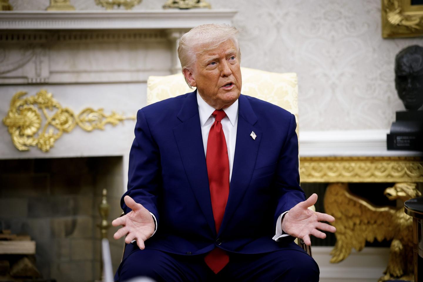 Goldman Sachs pulled its recession call moments after Trump pressed pause on tariffs. Moody’s chief economist isn’t convinced: ‘I take no solace in the president’s announcement’