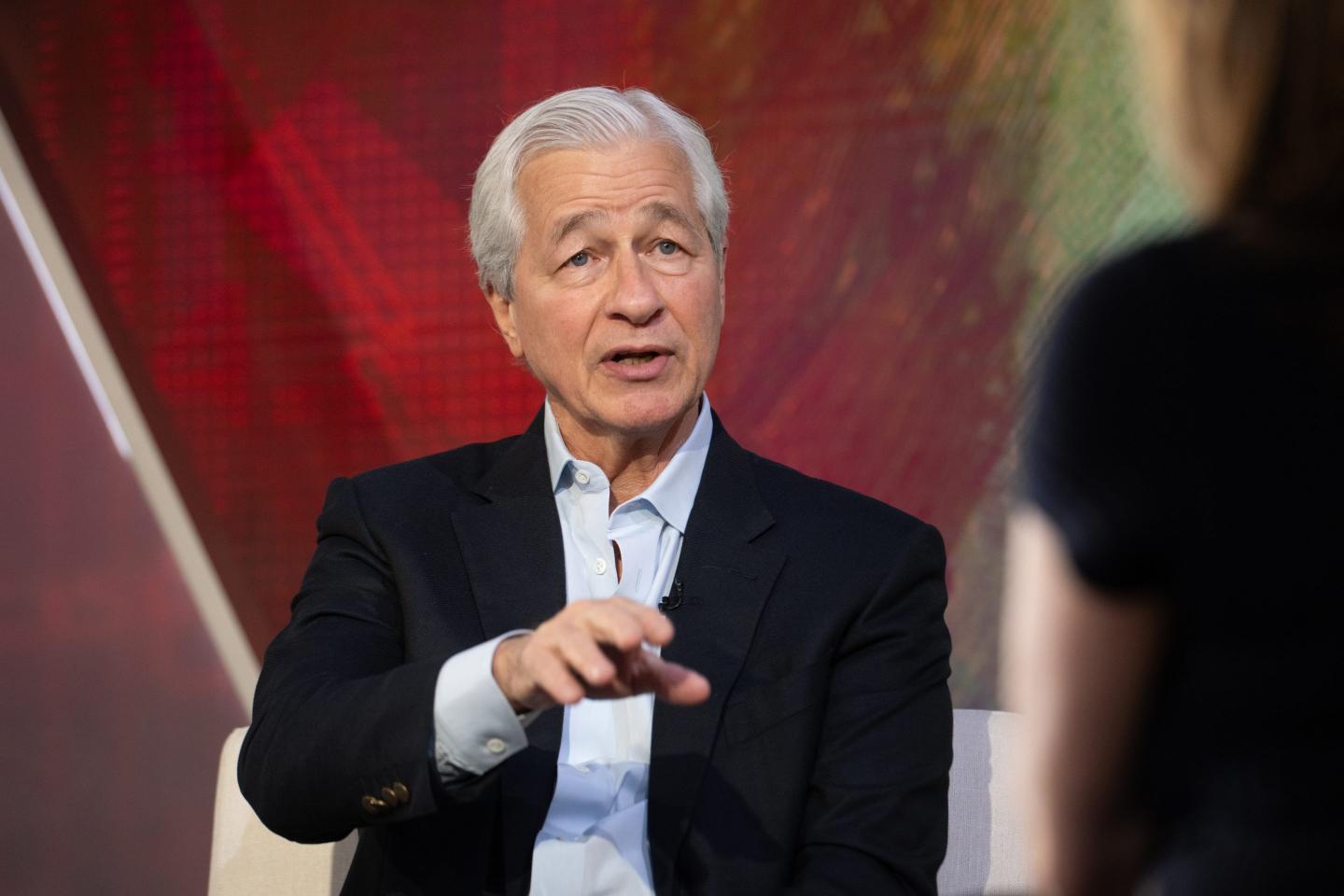 JP Morgan shares rise on earnings, but CEO Jamie Dimon warns of turbulence for the U.S. economy