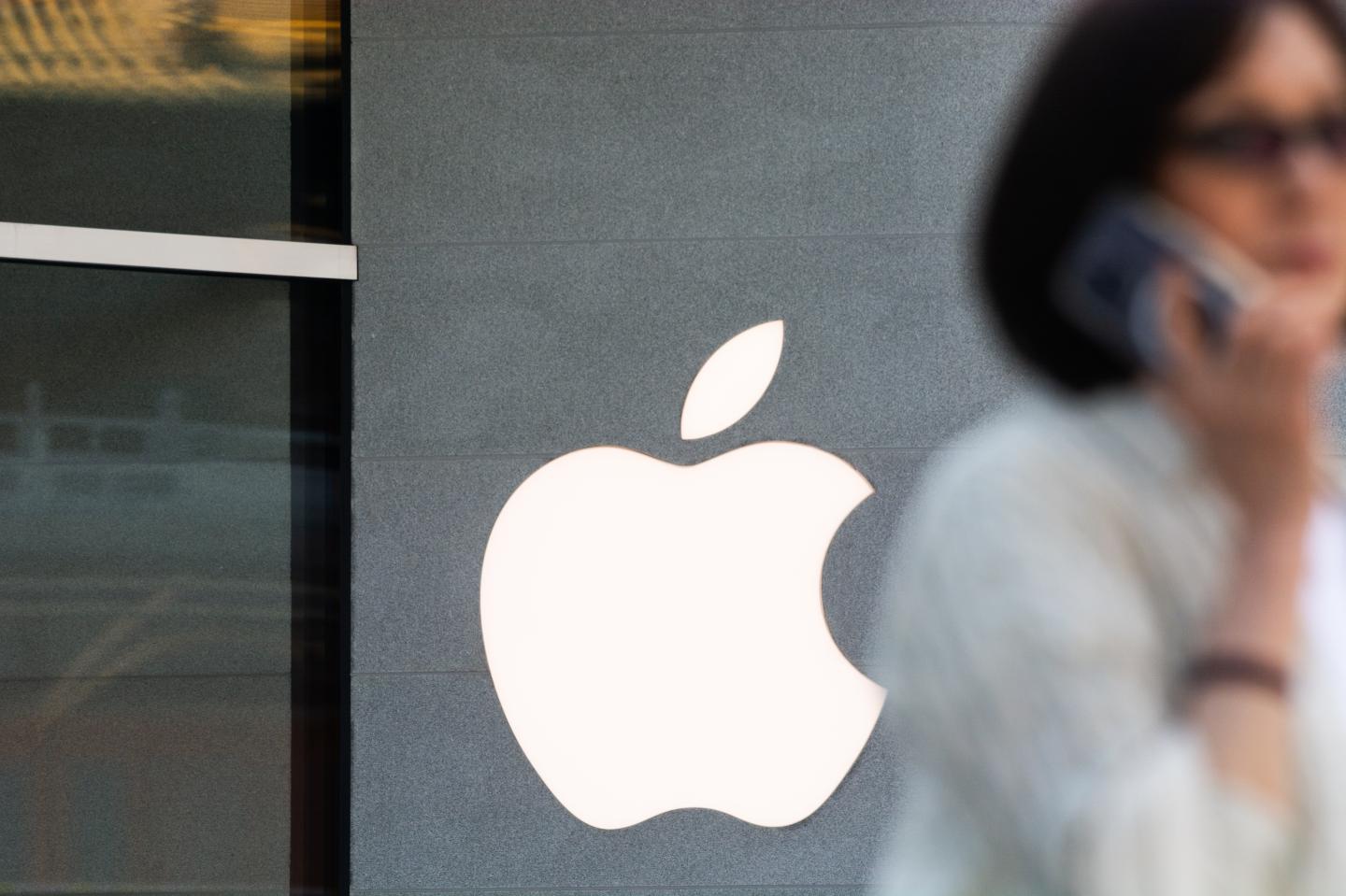 Apple and Meta hit with over $750 million in fines for violating Europe’s digital rules—escalating tension between the bloc and Trump