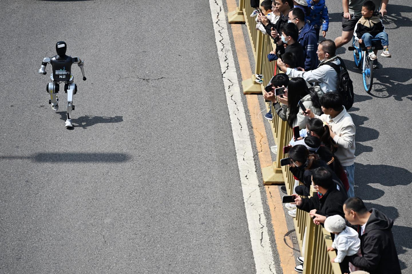 robot running race