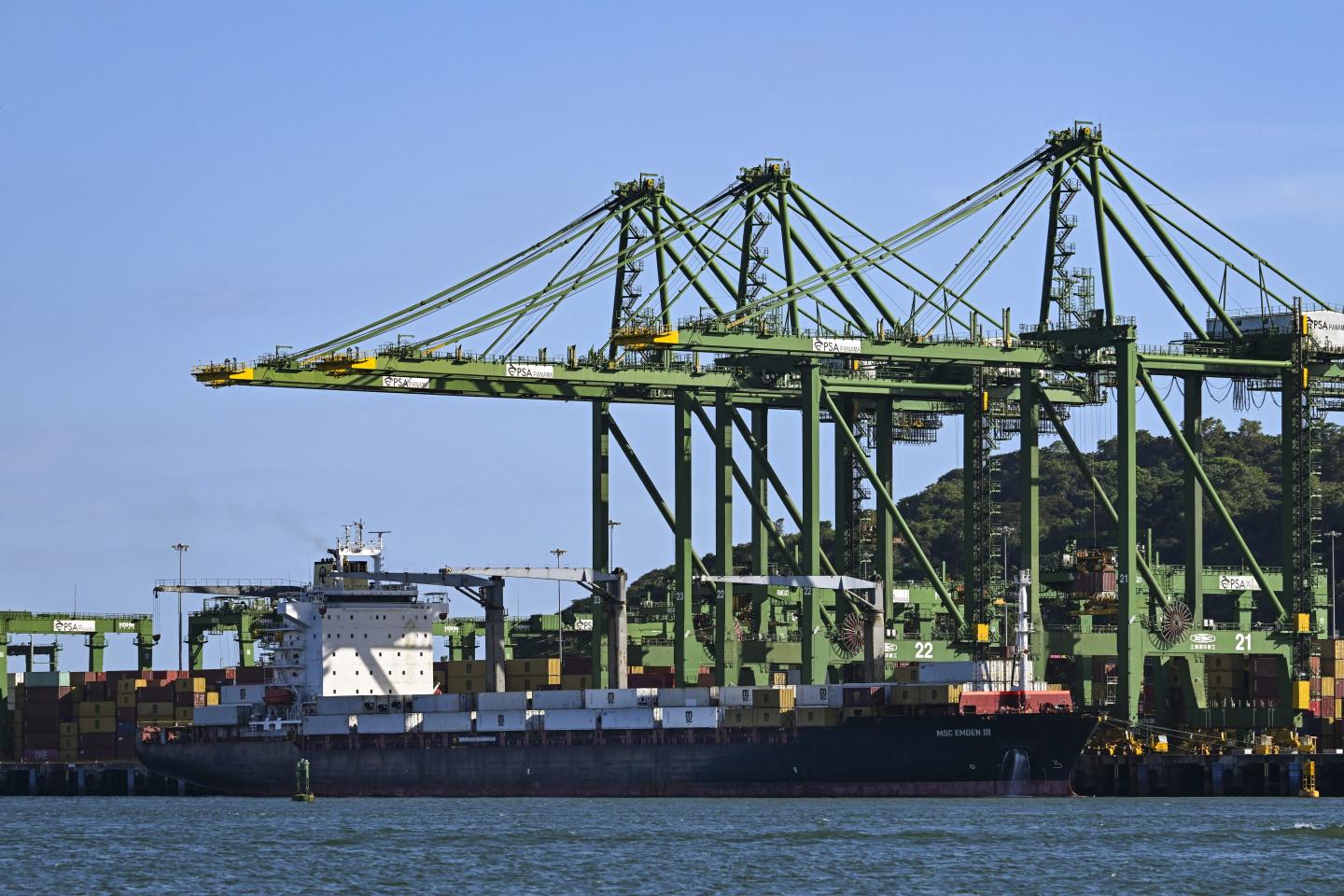 Trump, China ramp up Panama Canal pressure with Li deal in limbo